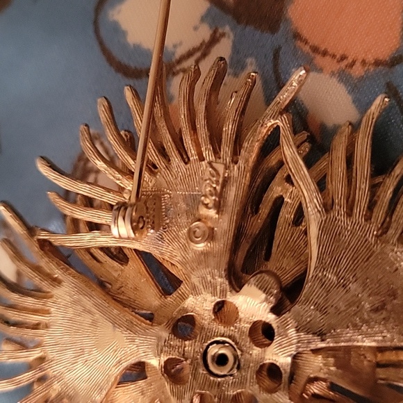 Coro 1960's gold sun burst tiered brooch - Picture 4 of 4